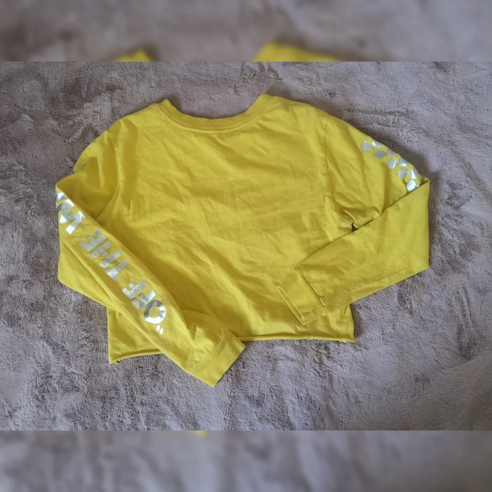 ❄️3/$30 VANS Yellow Long Sleeve Crop Top Women's Medium - Picture 5 of 6